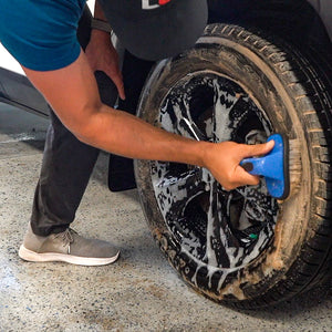 Detail Geek Wheel and Tire Cleaner for cleaning dirty wheels rims and tires to clean brake dust tire blooming and dirt from vehicle wheels and tires non acid wheel and tire cleaner