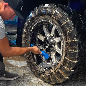 Detail Geek Wheel and Tire Cleaner for cleaning dirty wheels rims and tires to clean brake dust tire blooming and dirt from vehicle wheels and tires non acid wheel and tire cleaner