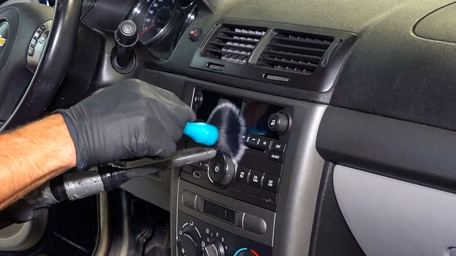 detailgeek.com ultra soft vehicle detail brush dusting delicate interior plastics